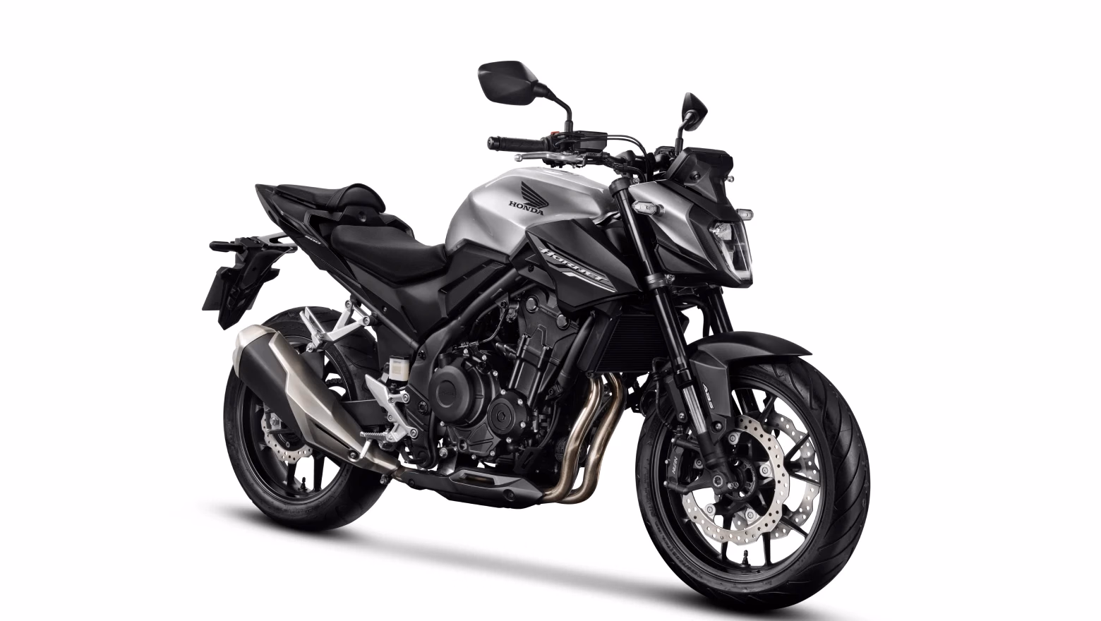 CB500 Hornet - Galeria - diagonal direita dianteira prata - 14 de 17
