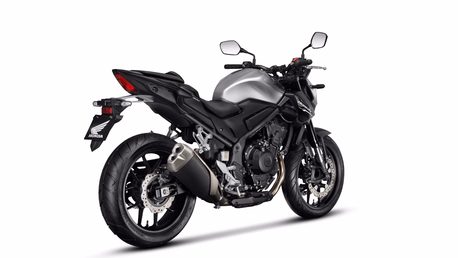 CB500 Hornet - Galeria - diagonal direita traseira prata - 15 de 17